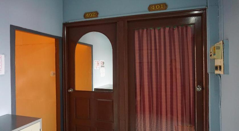 OYO 730 Meedee Hostel Bangkok Buitenkant foto